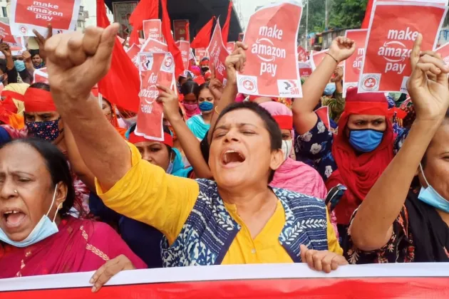 Garment workers in Bangladesh take action to #MakeAmazonPay for orders cancelled during the pandemic. Credit: Twitter @NazmaAkter73/@IndustriALL_GU