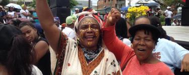 People in Buenaventura celebrate victory. Photo: Nomadesc