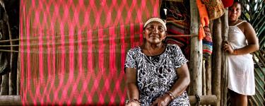 Wayúu healer and her granddaughter displaced by Cerrejon mine Photo by Maria Faciolince